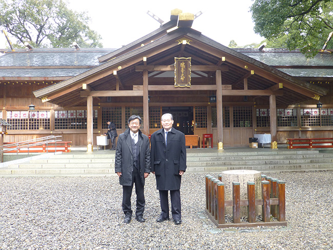 足立としゆき氏と三重県猿田彦神社で